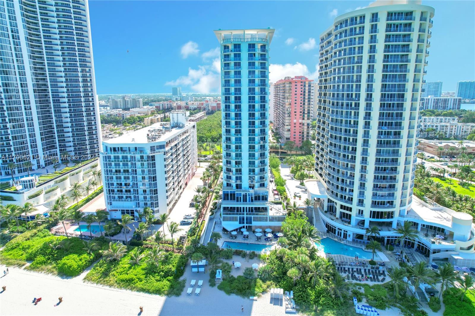 17275 Collins Ave # 302