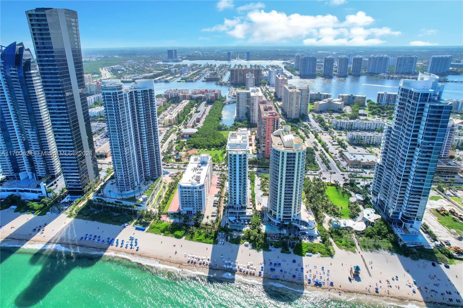 17275 Collins Ave # 302