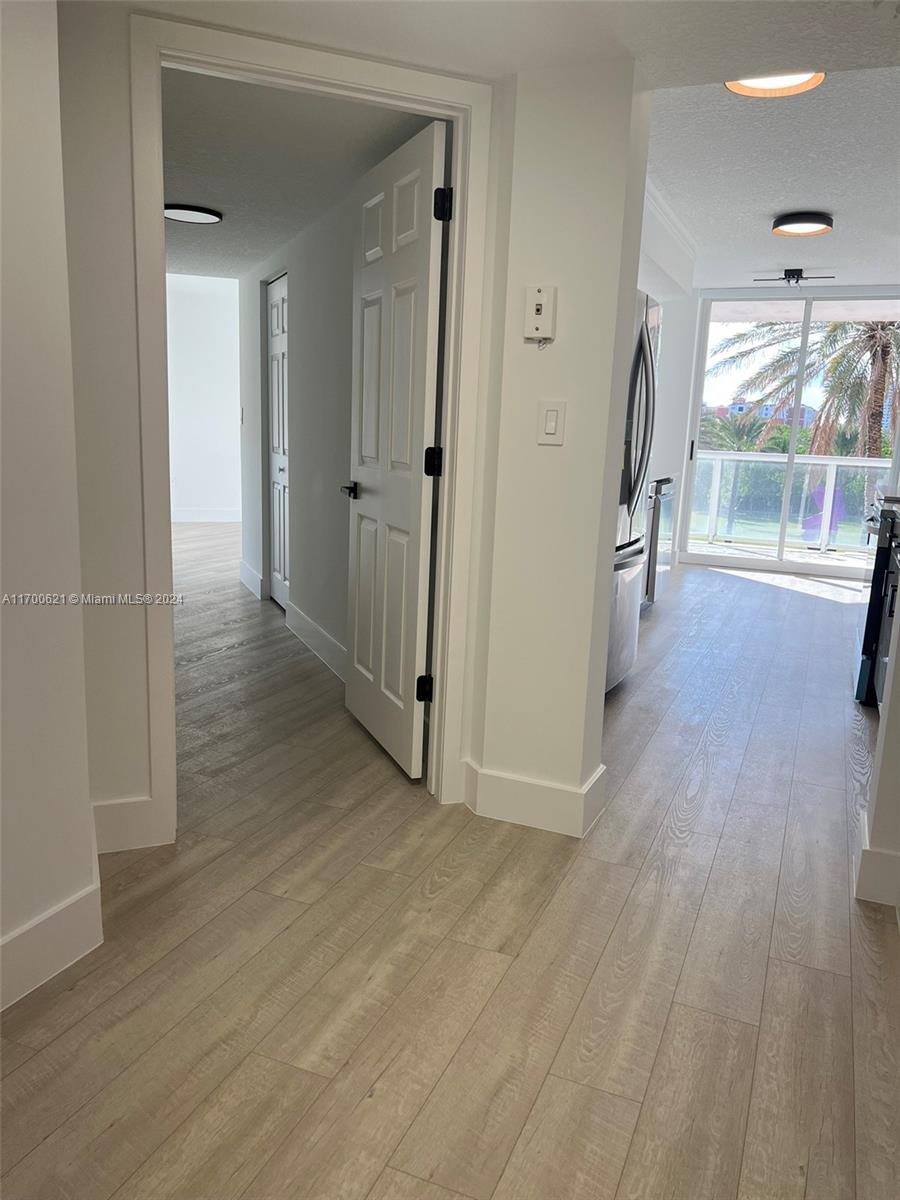 17275 Collins Ave # 302