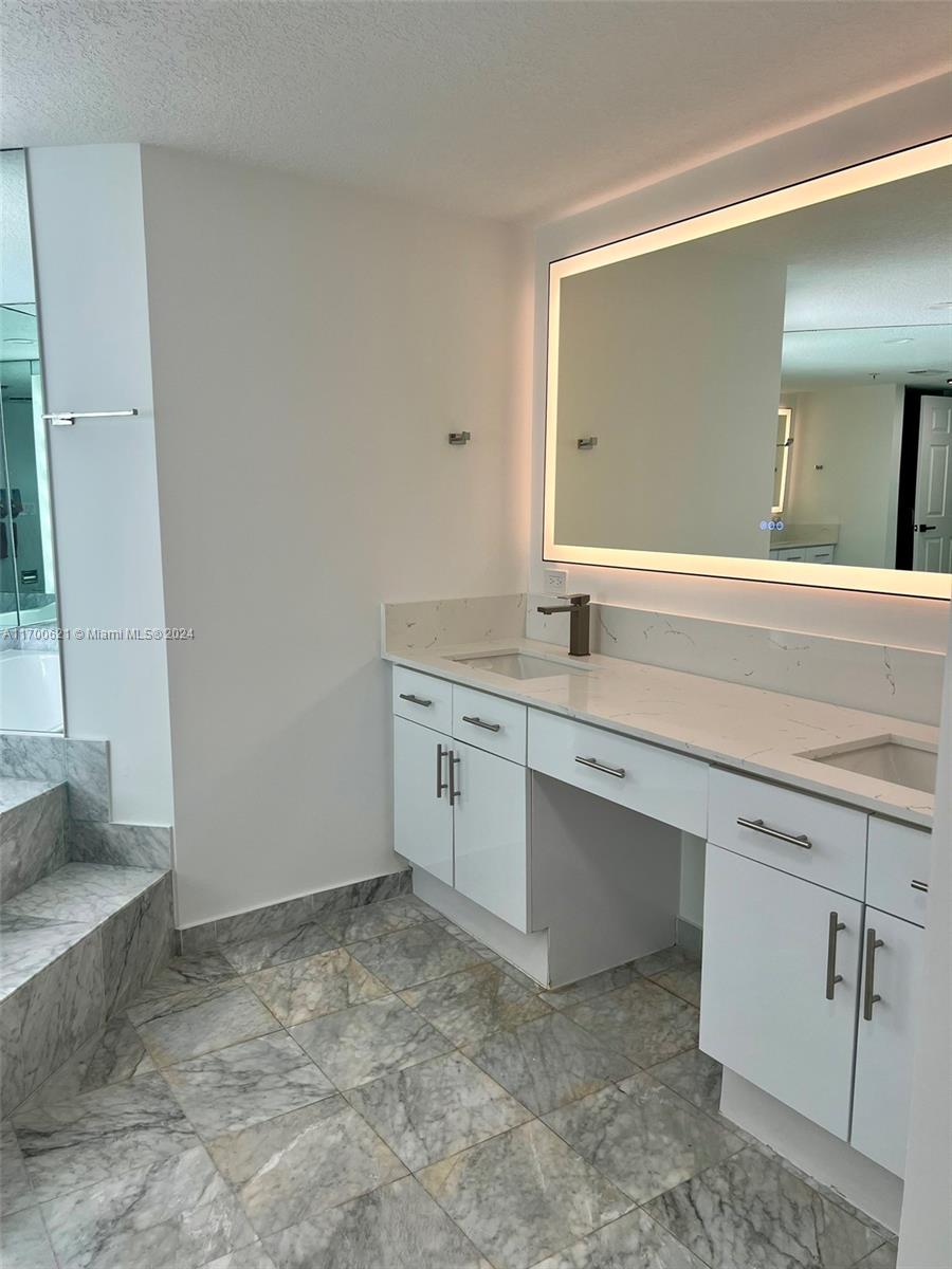 17275 Collins Ave # 302