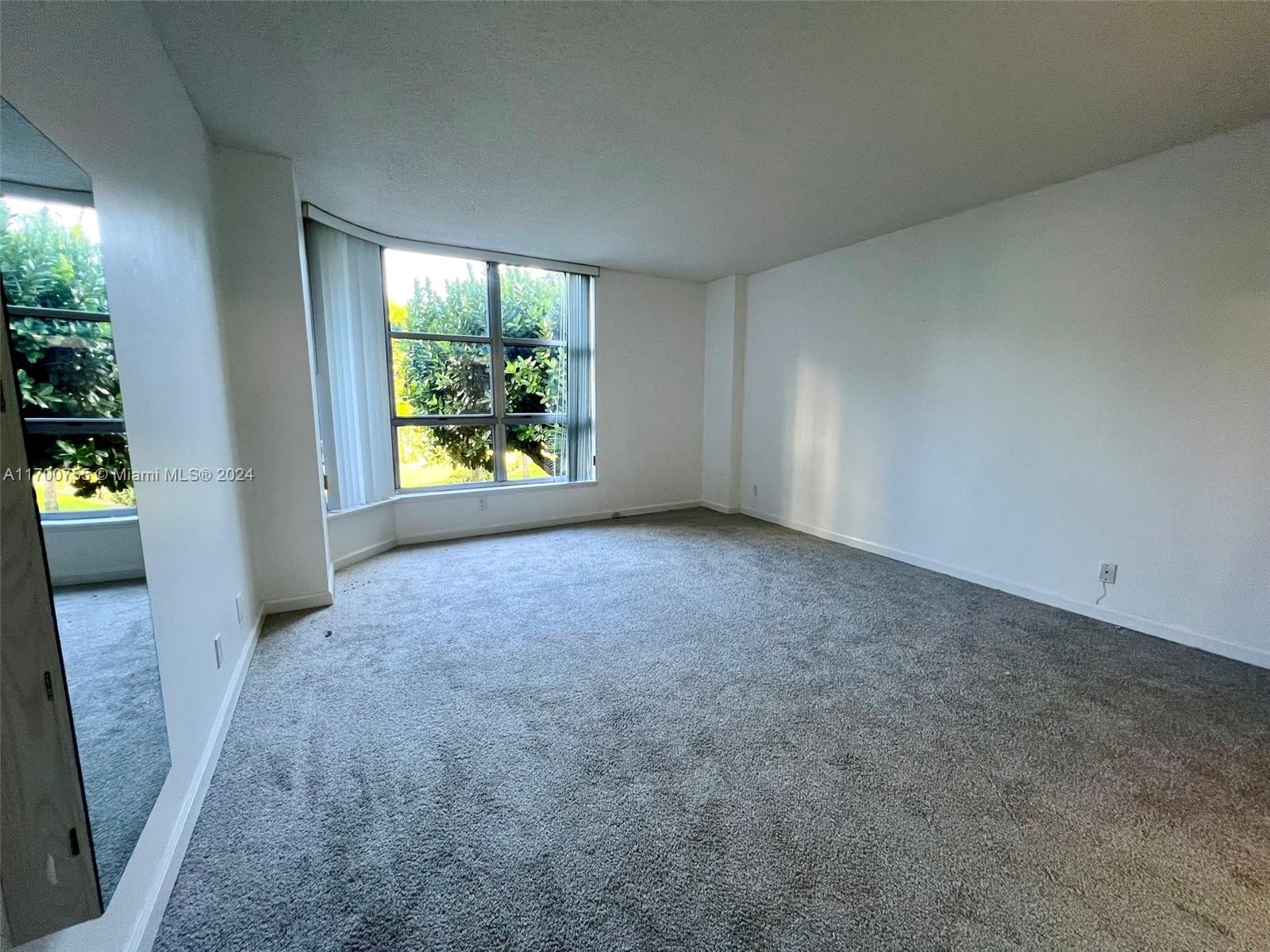 3600 Mystic Pointe Dr # 214