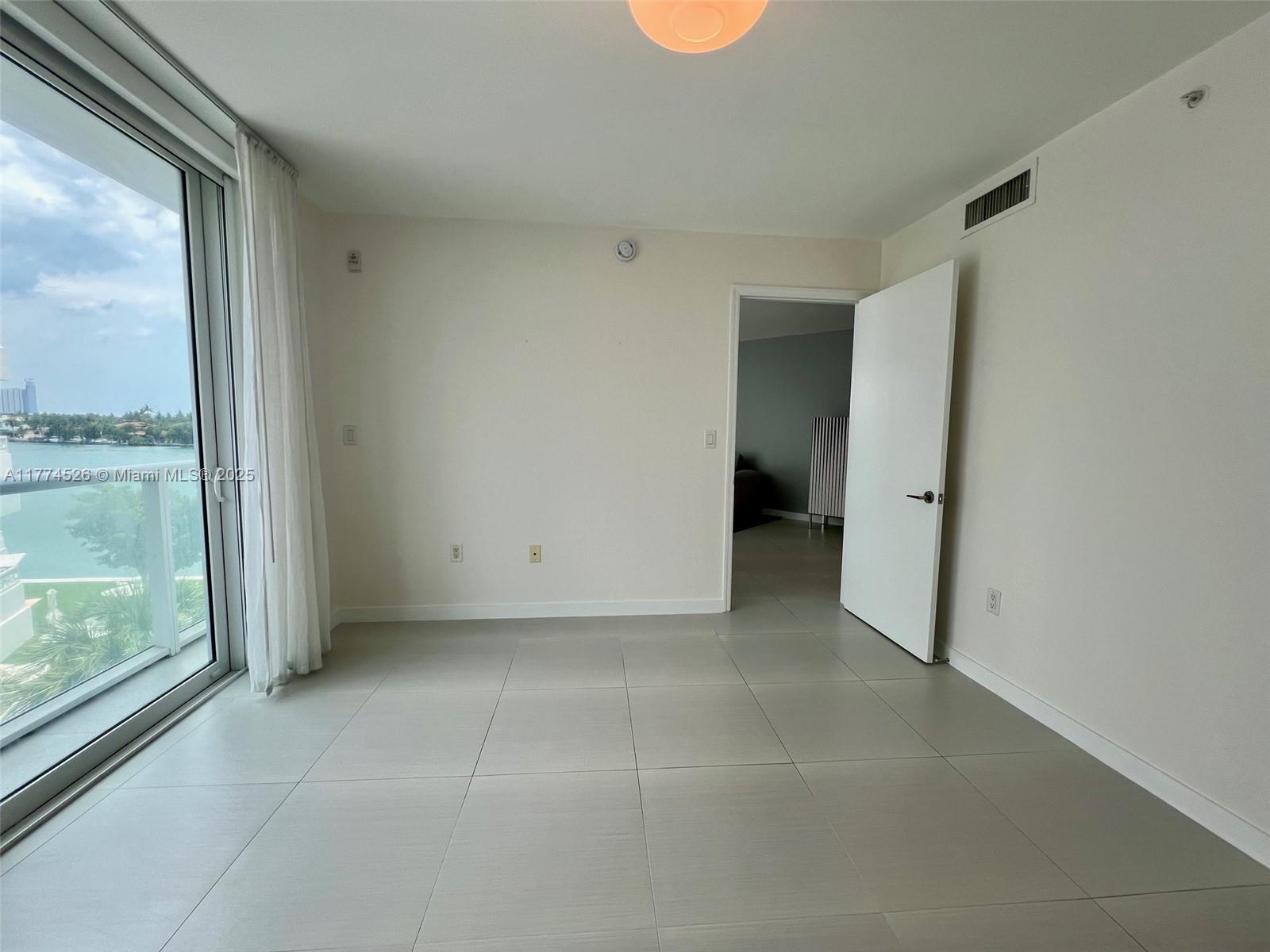9821 E Bay Harbor Dr # 501