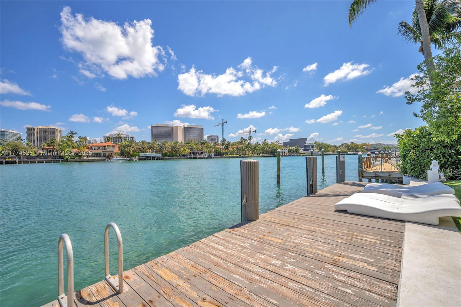 9821 E Bay Harbor Dr # 501