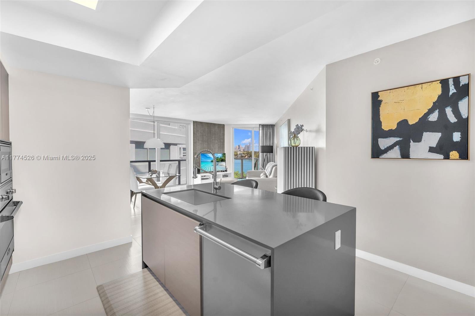 9821 E Bay Harbor Dr # 501