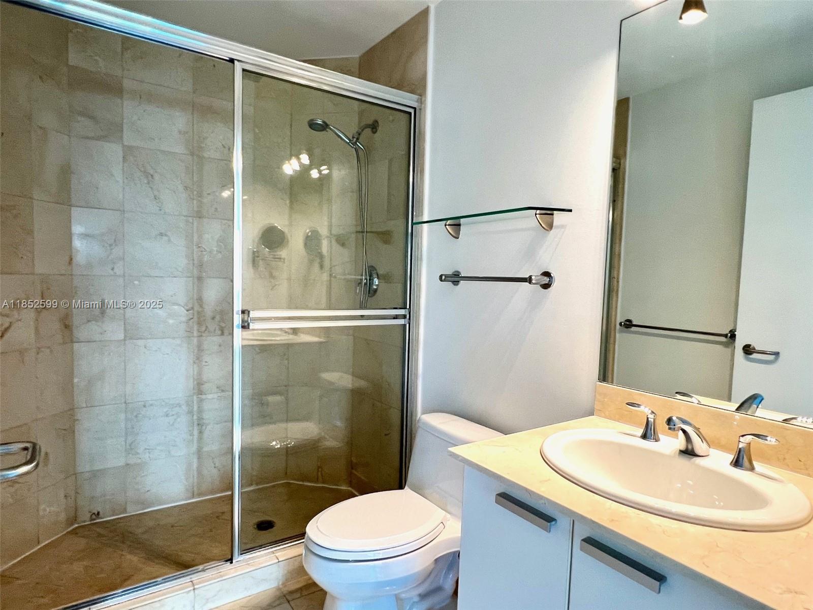3131 NE 188th St # 606 Unit: 1-606