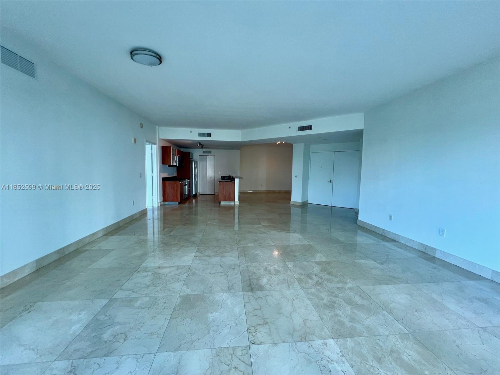 3131 NE 188th St # 606 Unit: 1-606