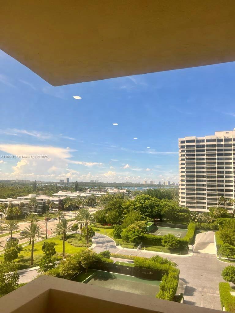 10185 Collins Ave # 902