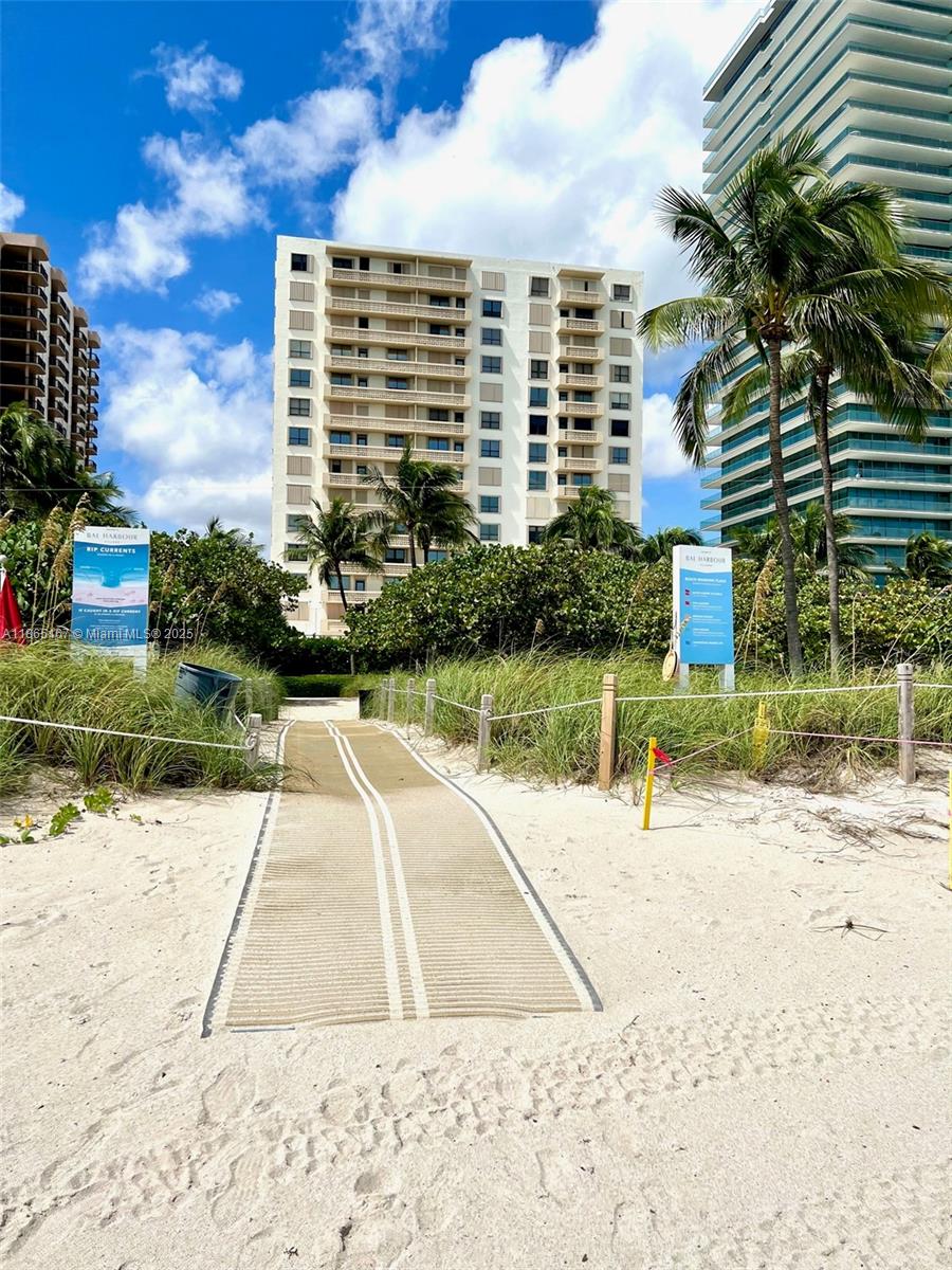 10185 Collins Ave # 902