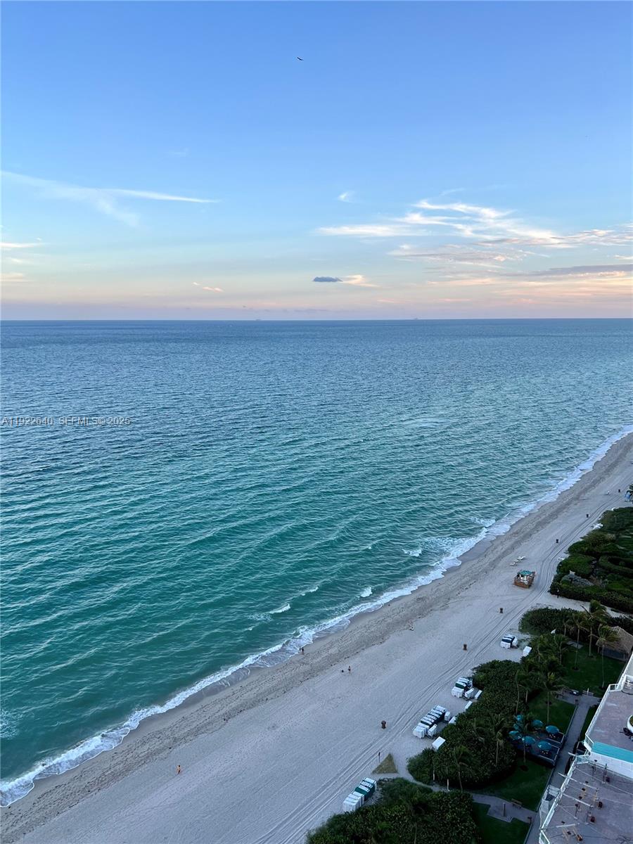 16445 Collins Ave # 2626