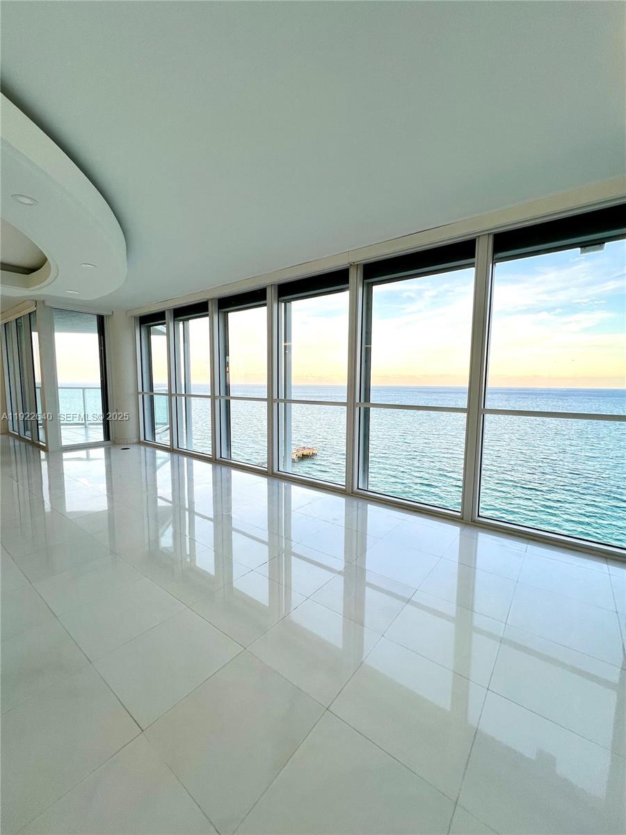 16445 Collins Ave # 2626