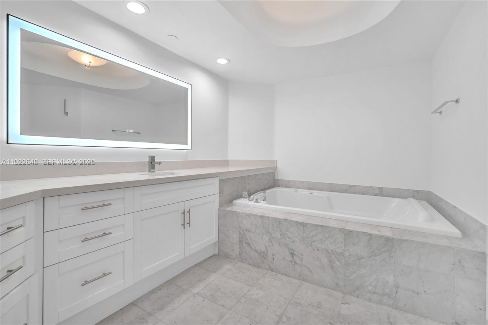 16445 Collins Ave # 2626