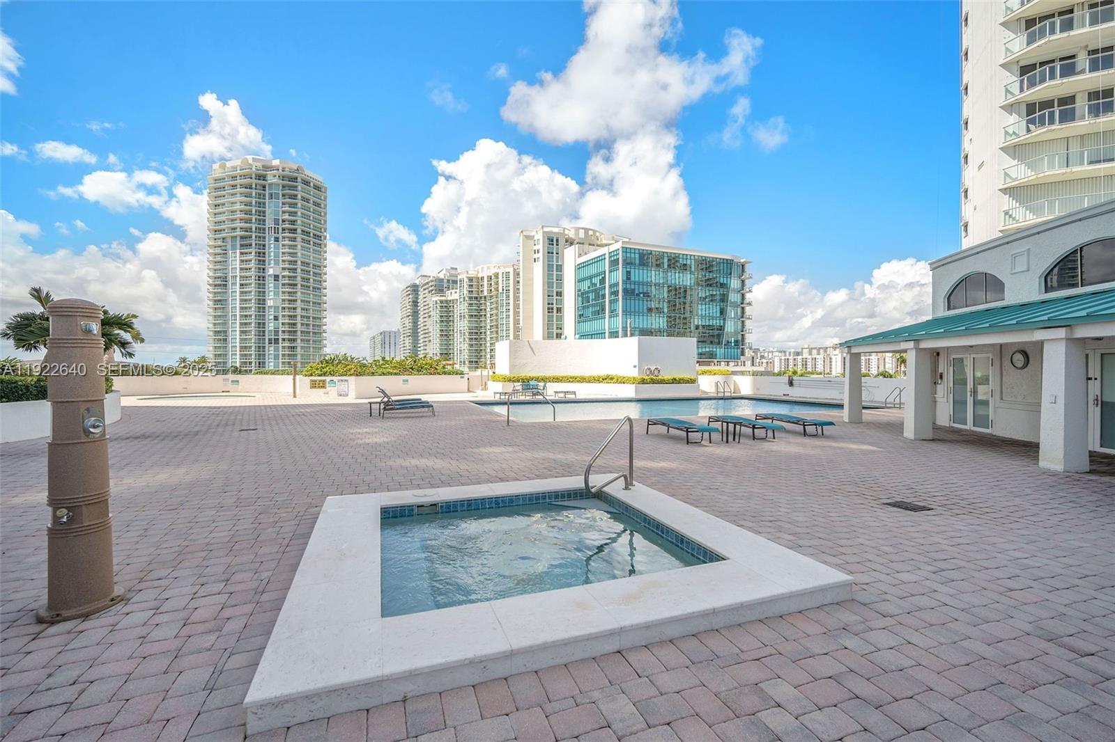 16445 Collins Ave # 2626