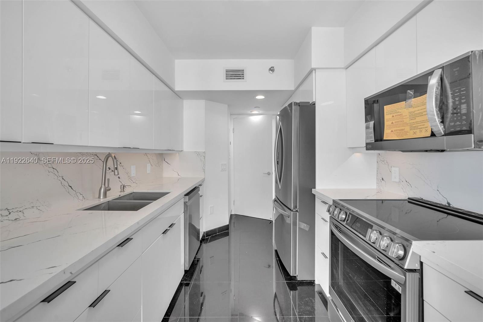 16445 Collins Ave # 2626