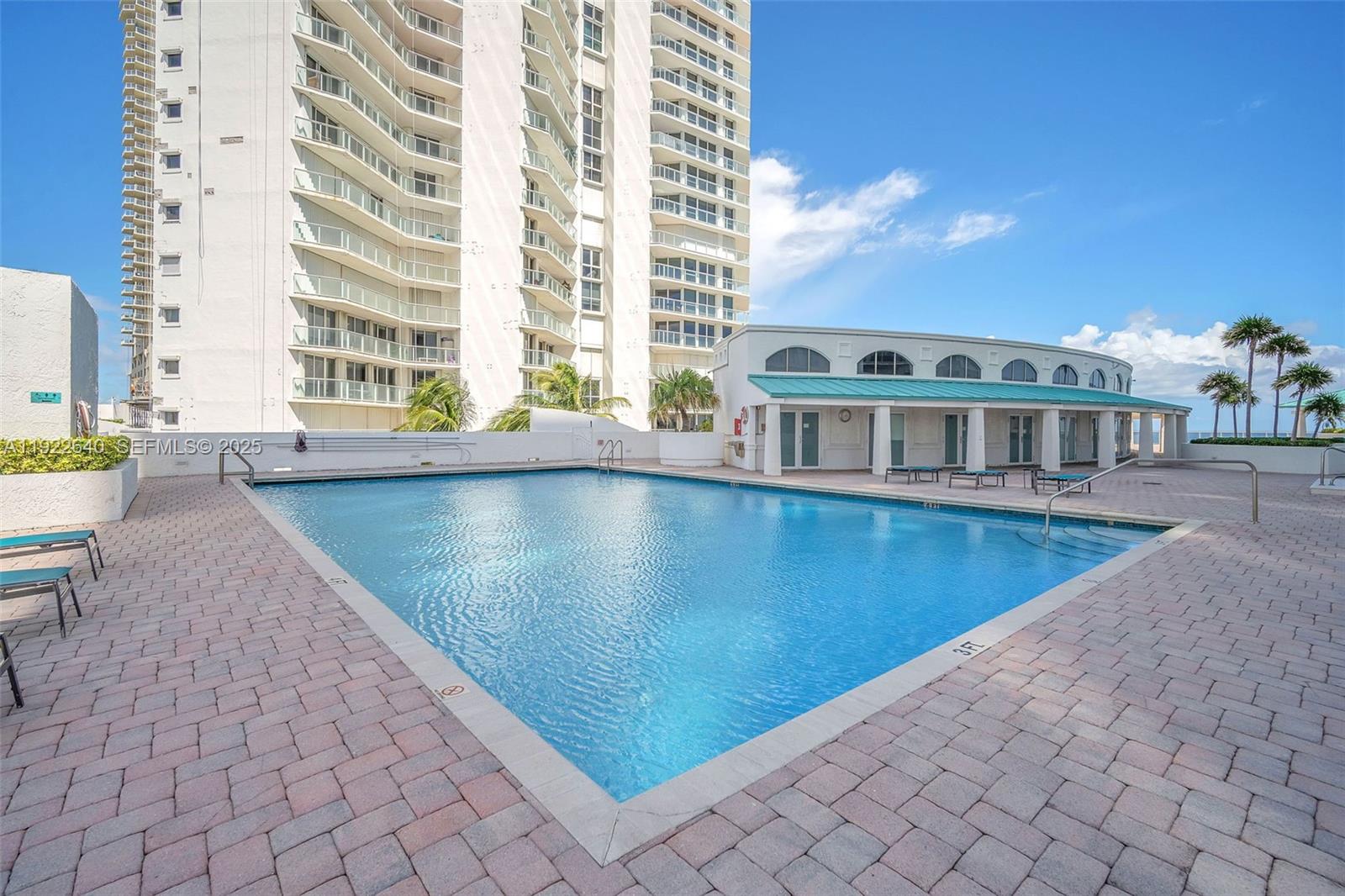 16445 Collins Ave # 2626