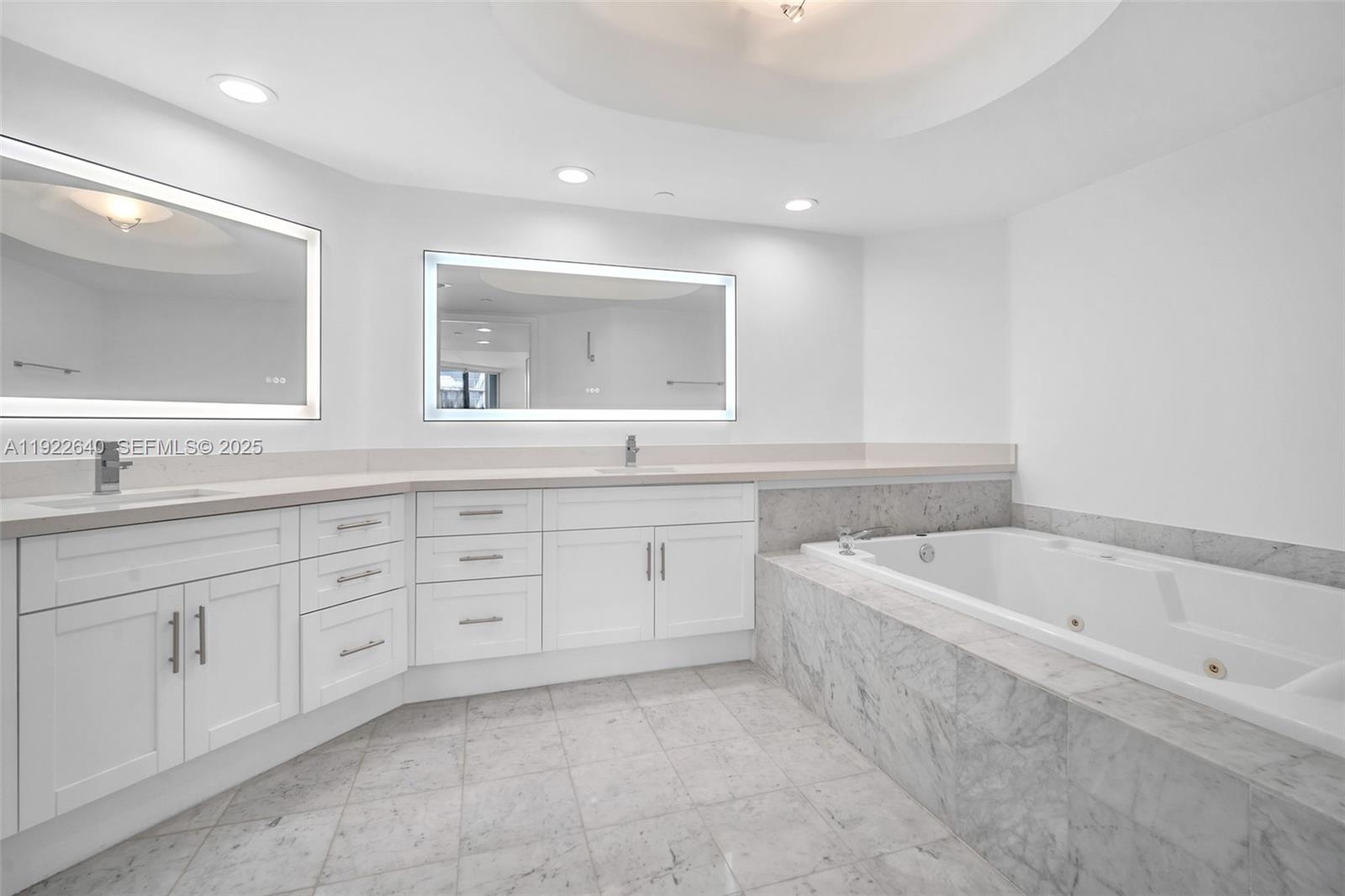 16445 Collins Ave # 2626