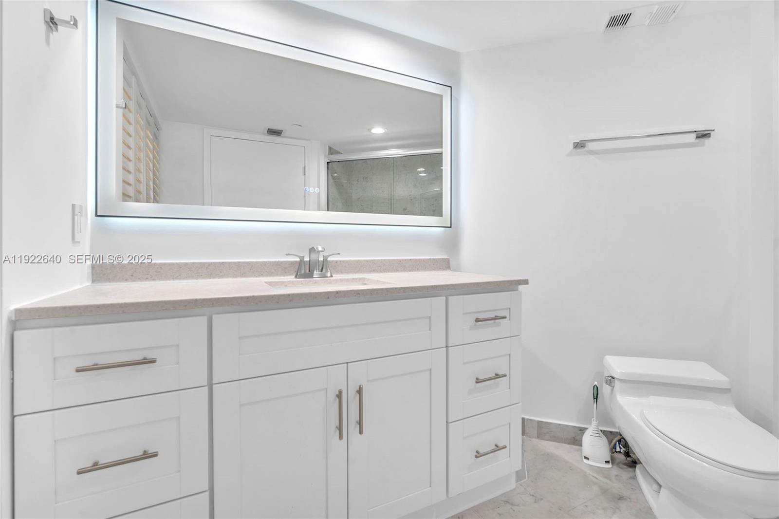 16445 Collins Ave # 2626