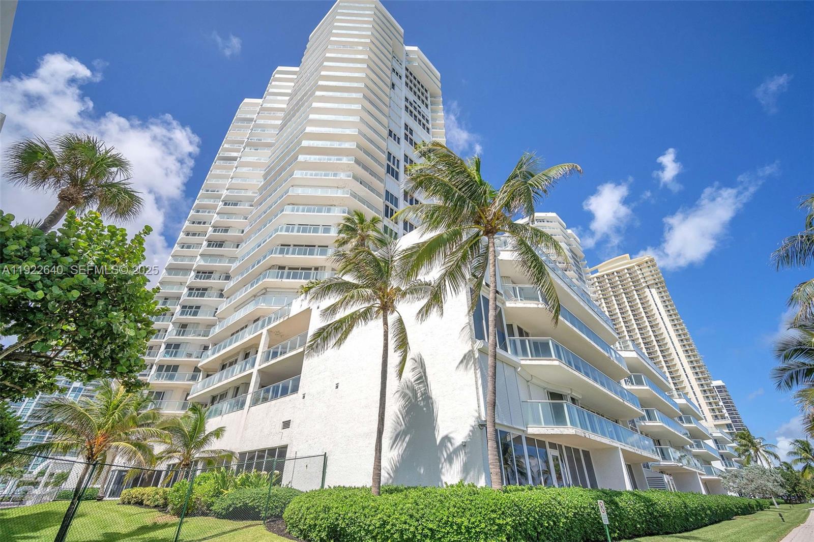 16445 Collins Ave # 2626