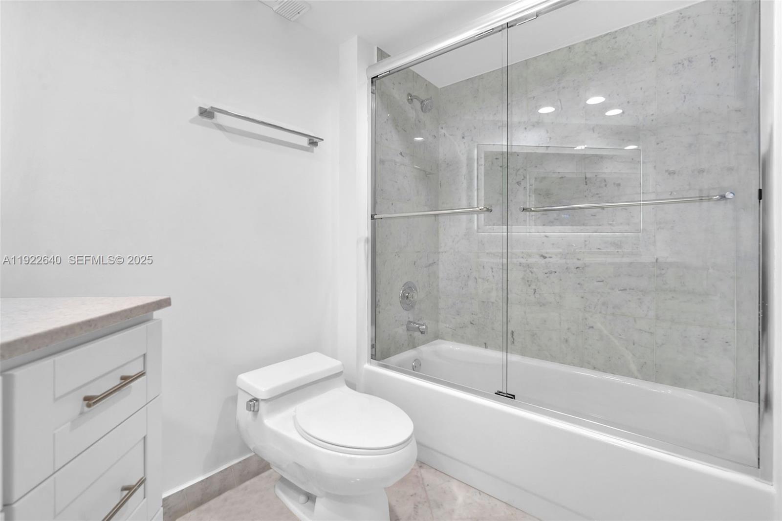 16445 Collins Ave # 2626