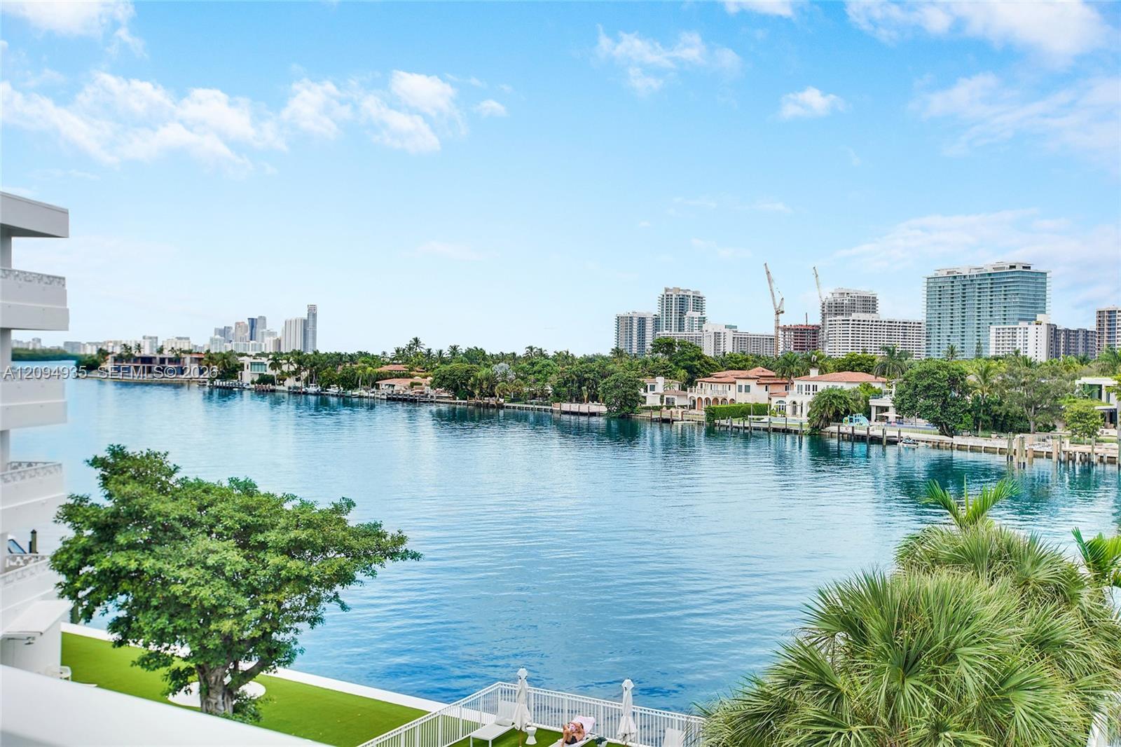 9821 E Bay Harbor Dr # 501