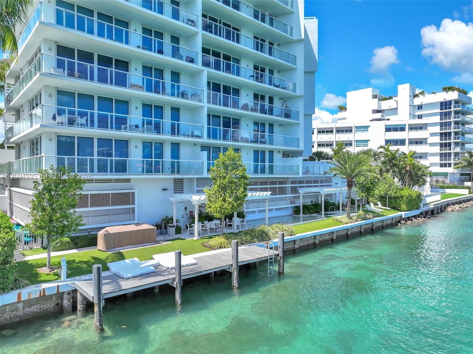 9821 E Bay Harbor Dr # 501