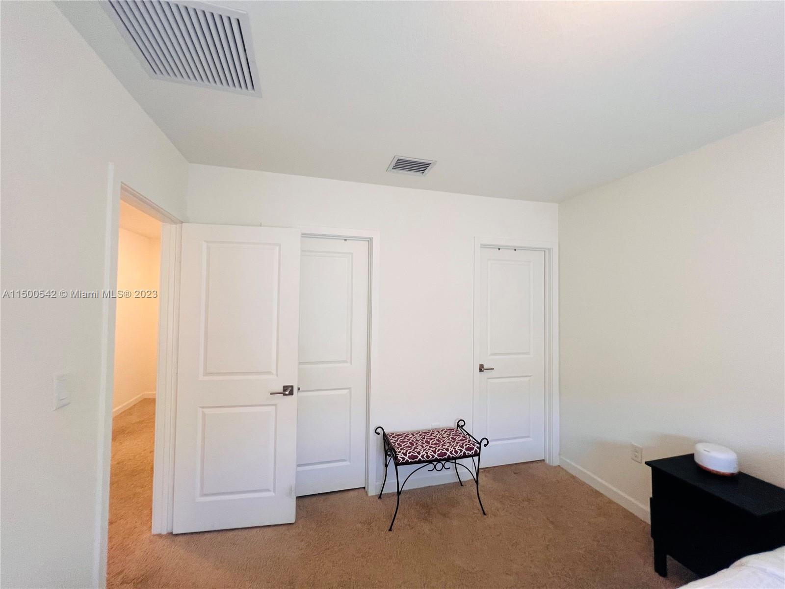 2430 SE 10th Ct