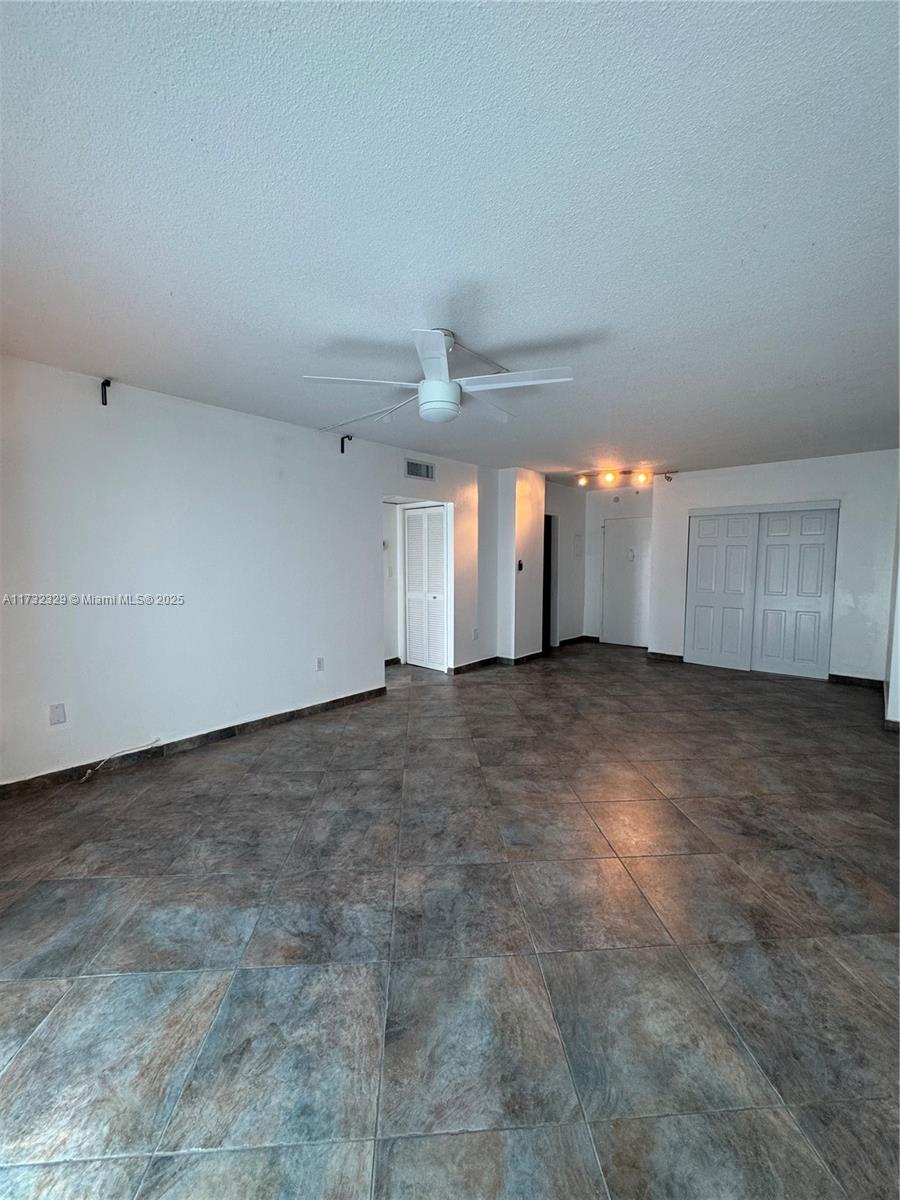 400 Kings Point Dr # 222