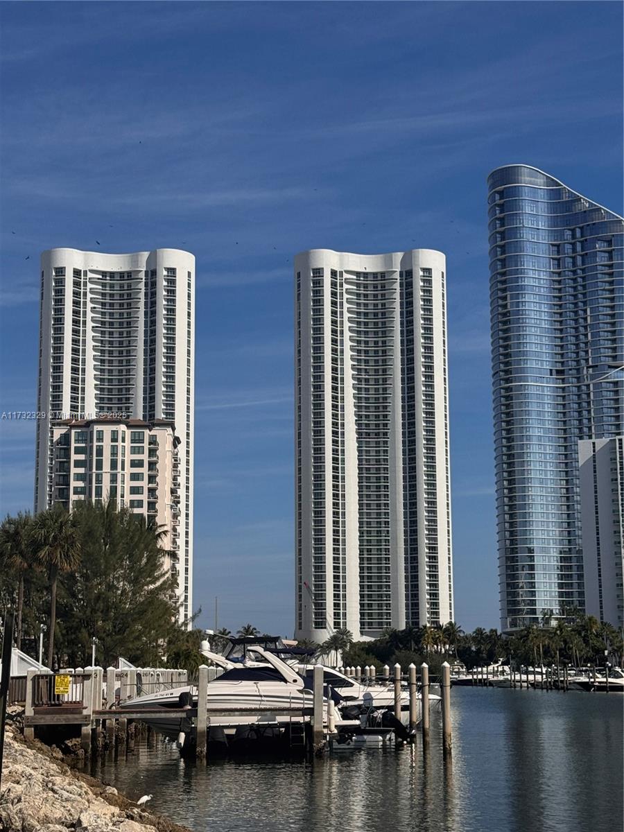 400 Kings Point Dr # 222