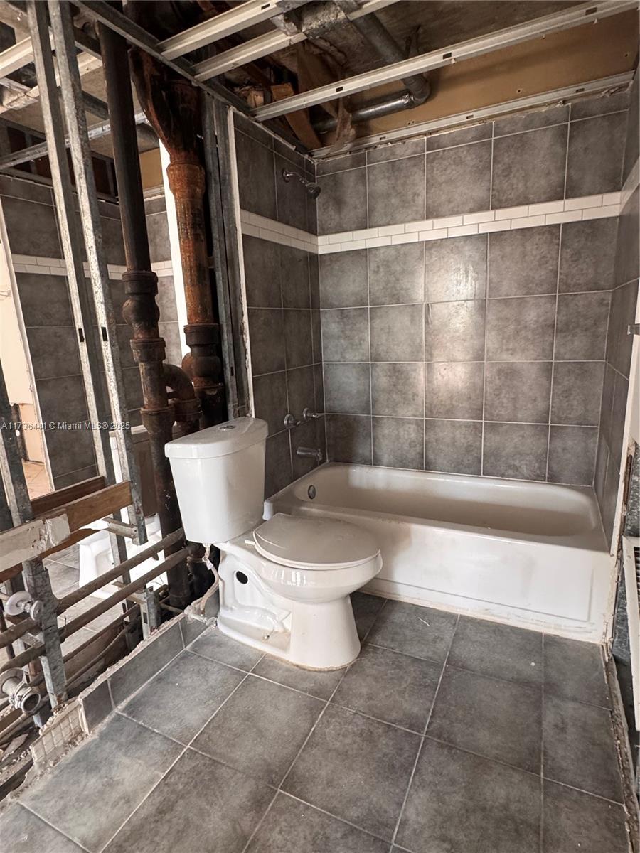 492 NW 165th St Rd # 309 Unit: C-309