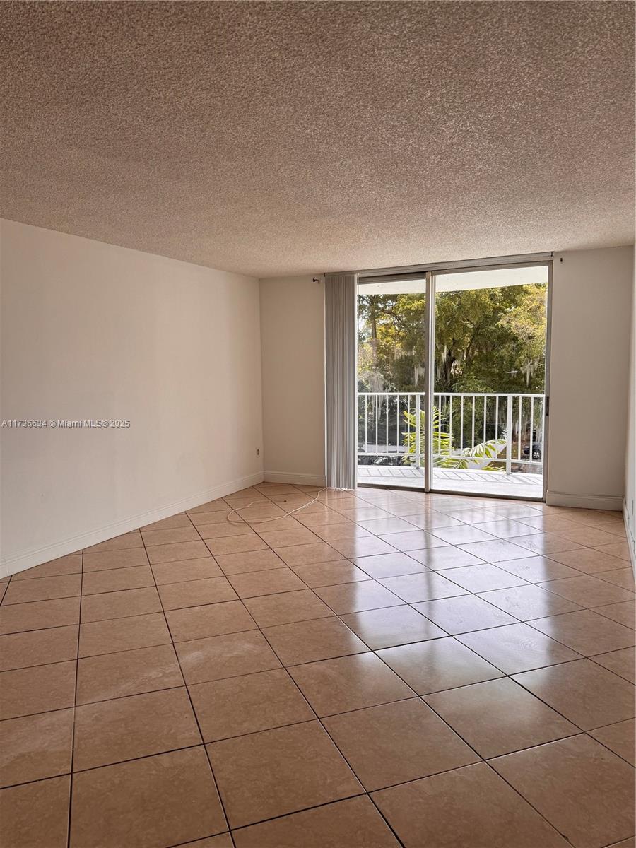 492 NW 165th St Rd # 309 Unit: C-309