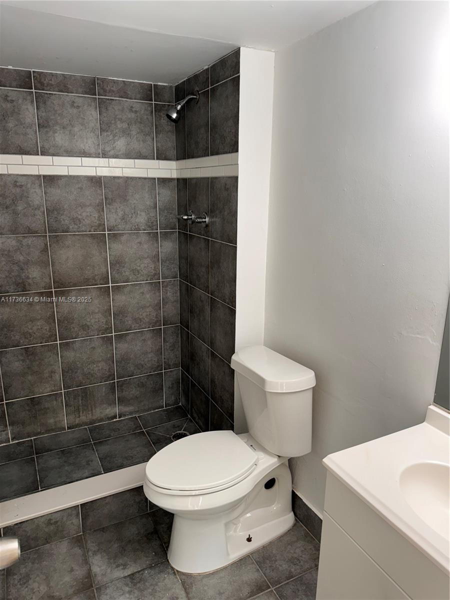 492 NW 165th St Rd # 309 Unit: C-309