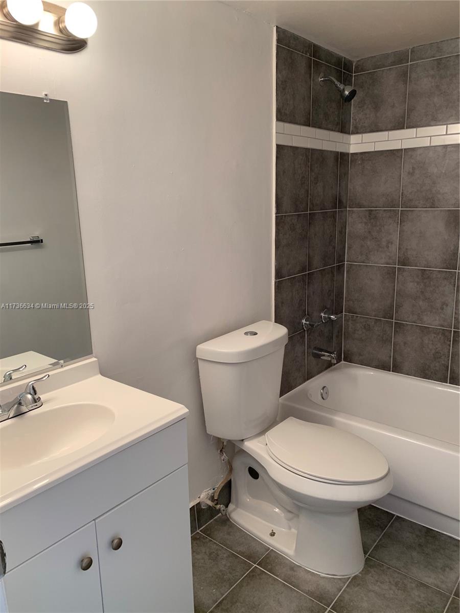 492 NW 165th St Rd # 309 Unit: C-309