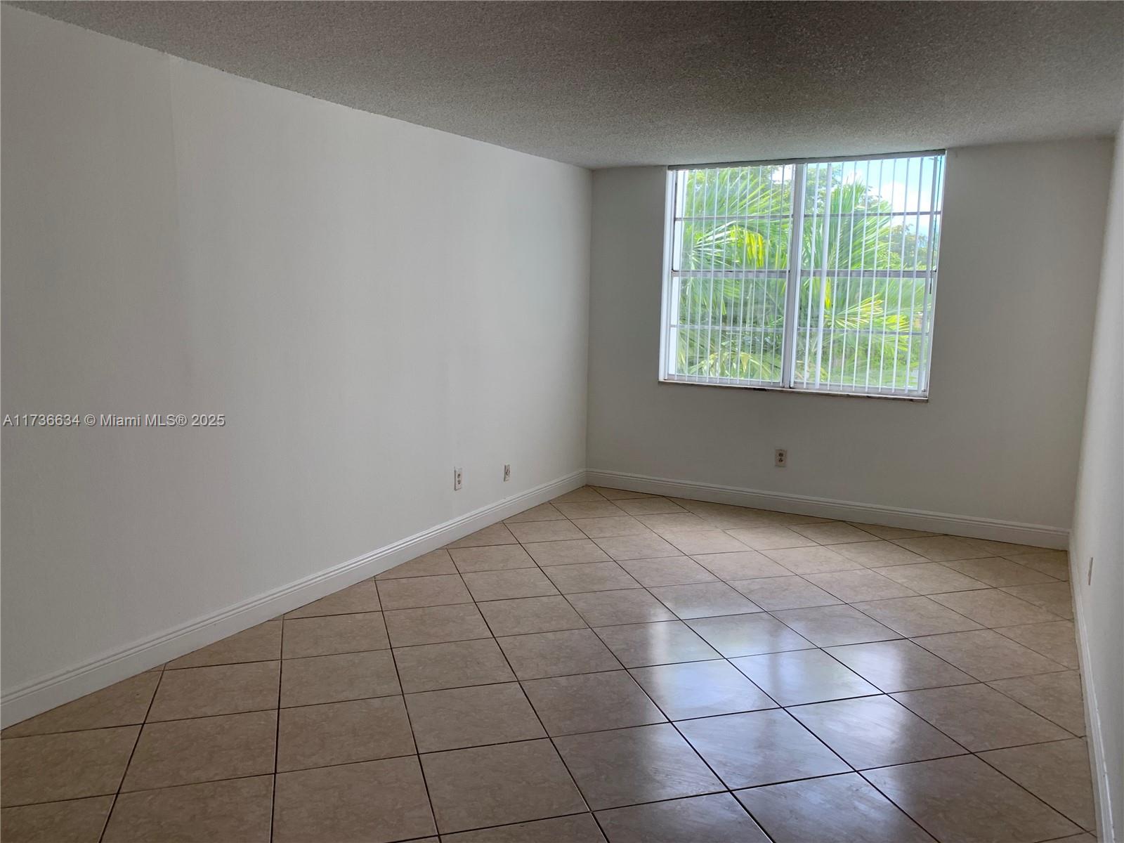 492 NW 165th St Rd # 309 Unit: C-309