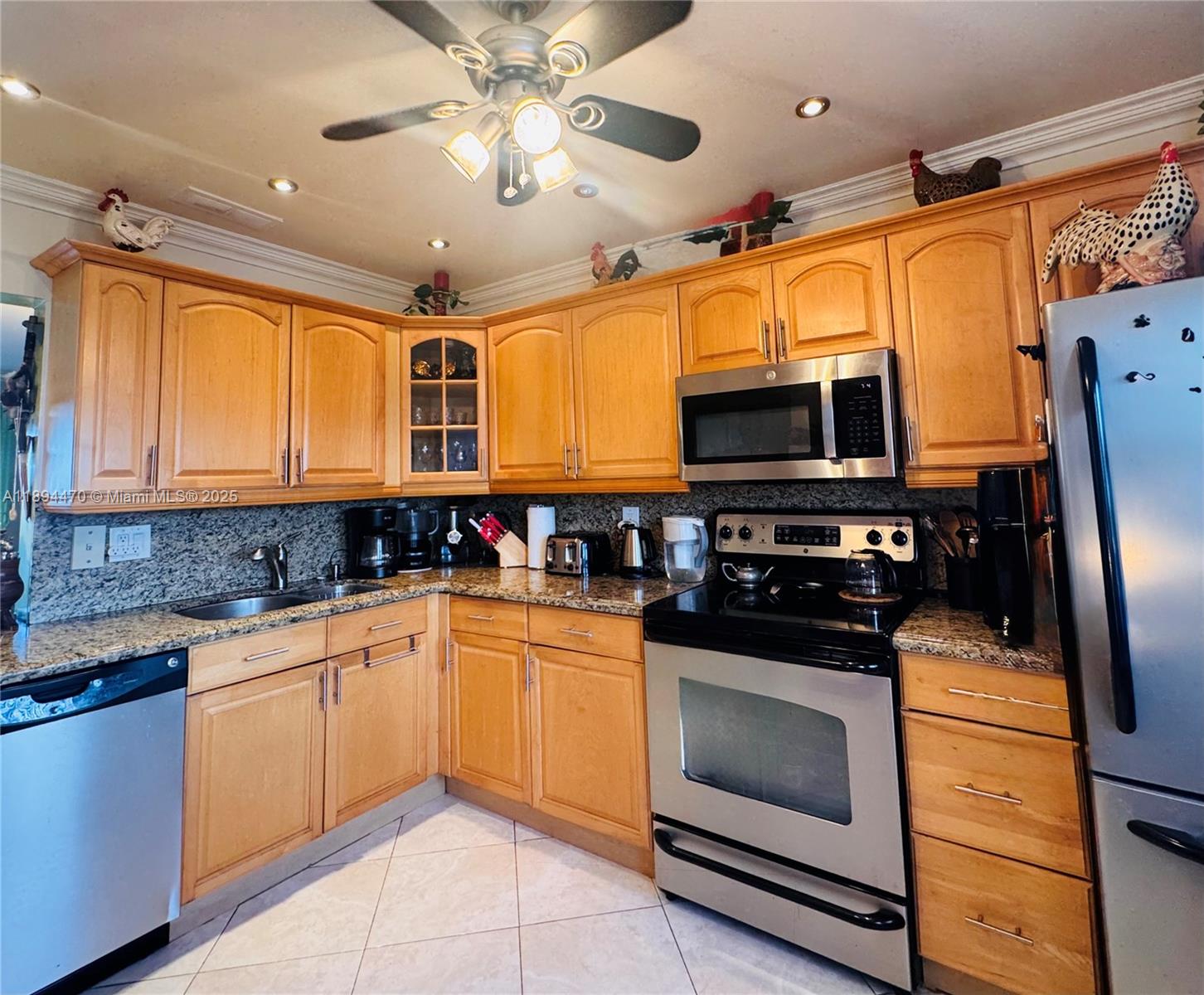 1000 NE 14th Ave # 703