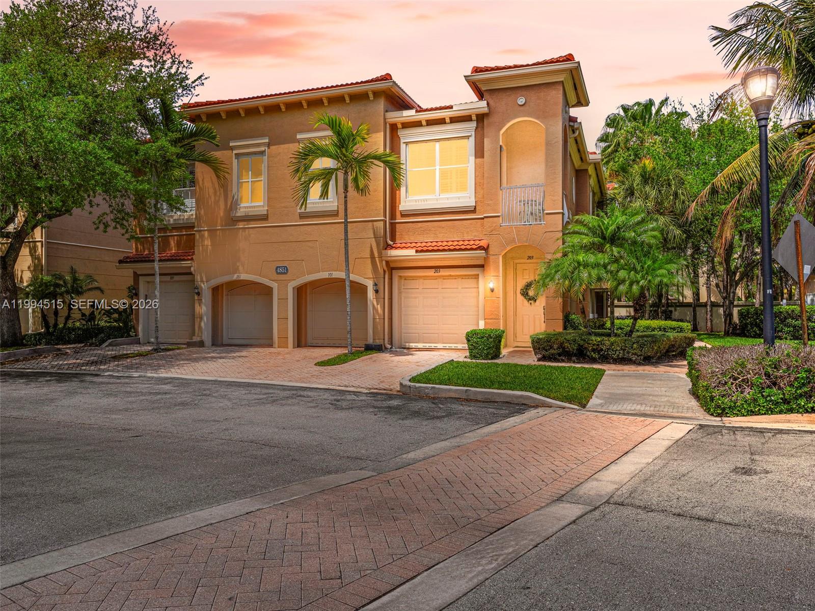 4851 Bonsai Cir # 101