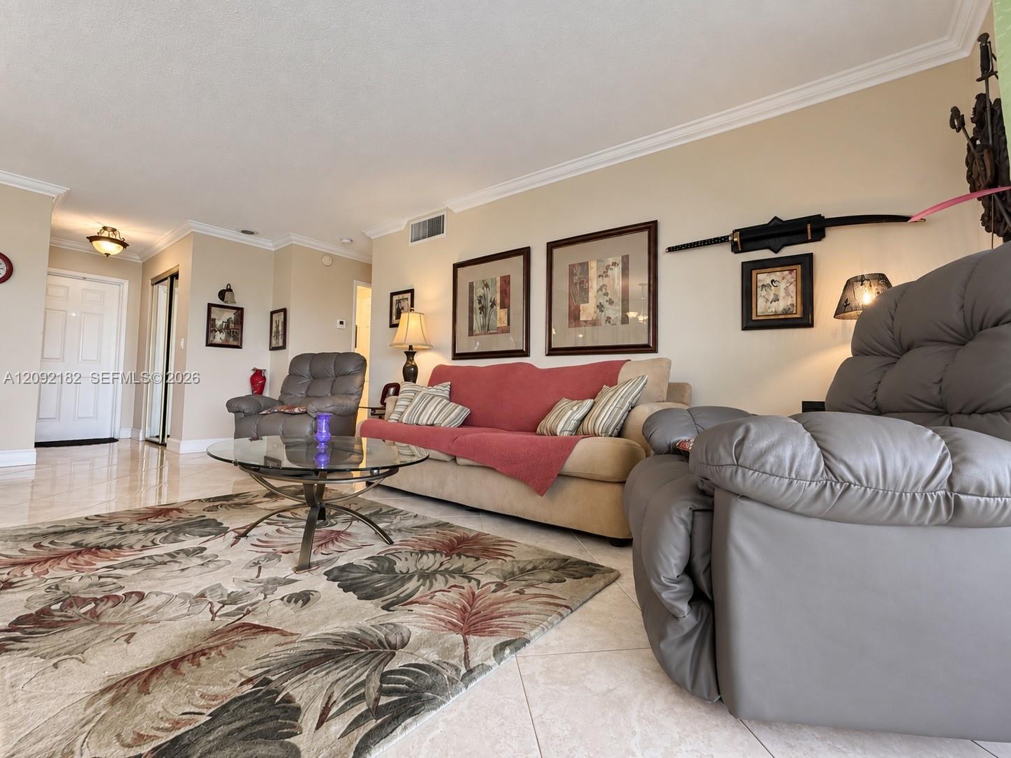 1000 NE 14th Ave # 703