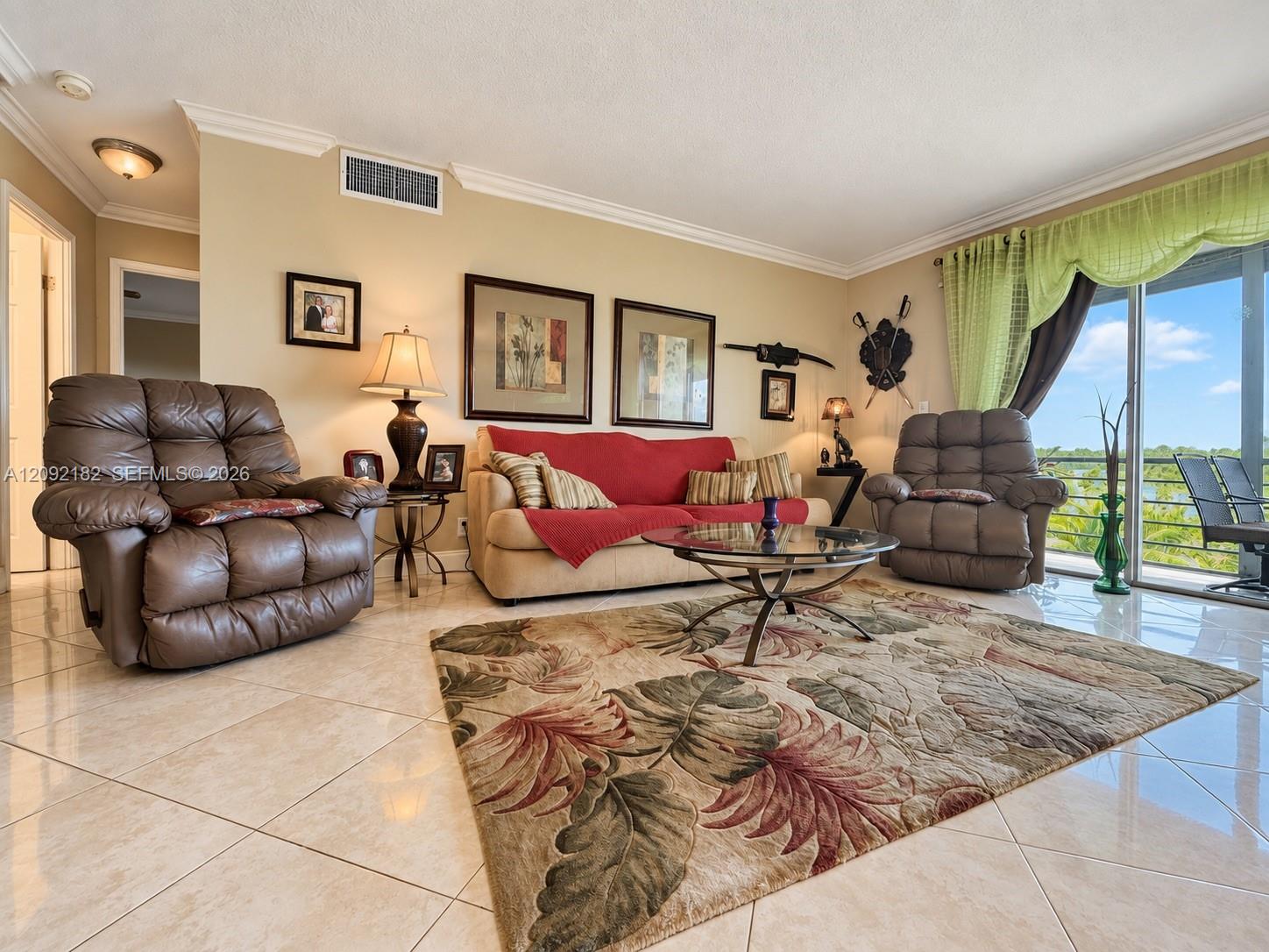 1000 NE 14th Ave # 703