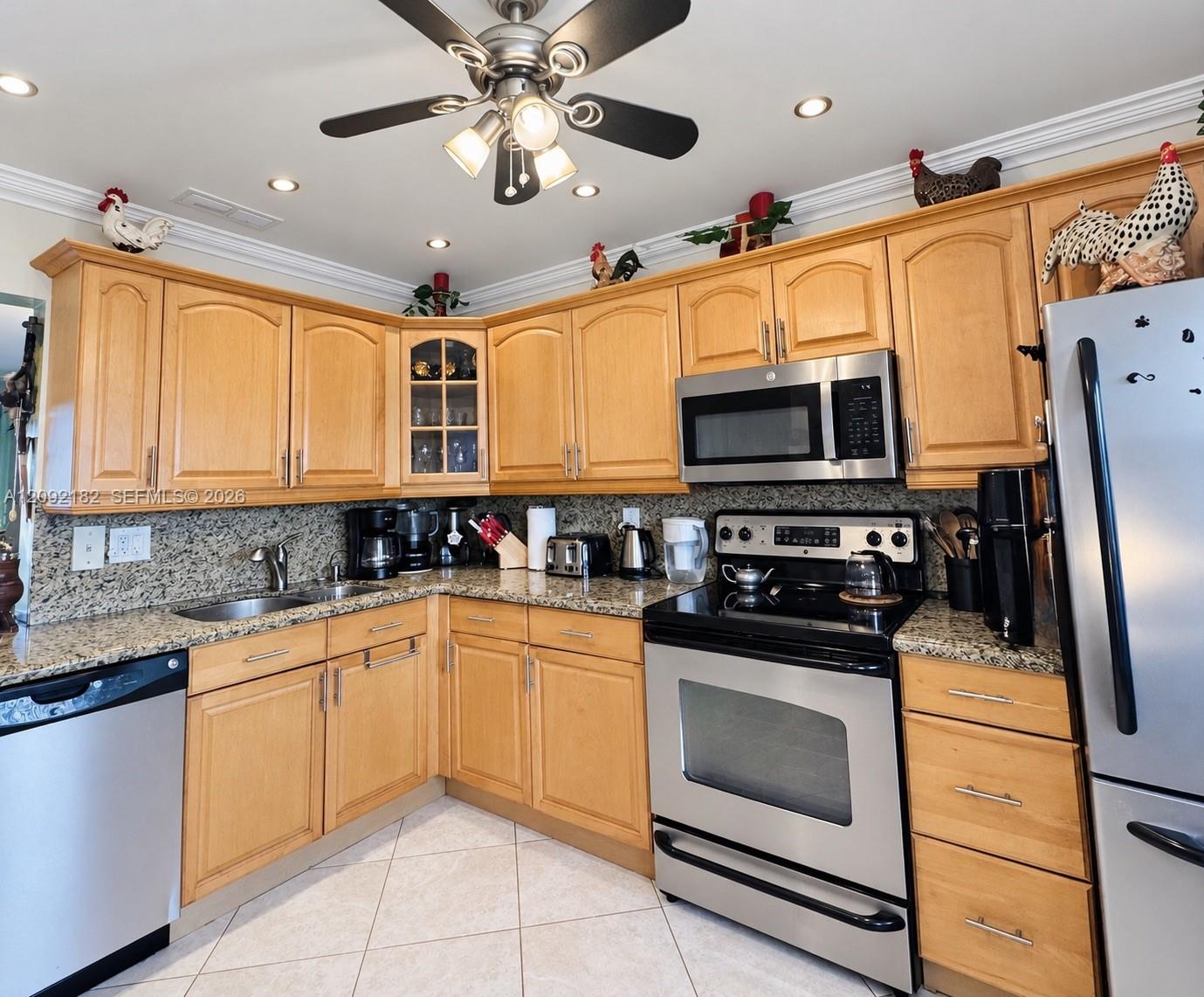 1000 NE 14th Ave # 703