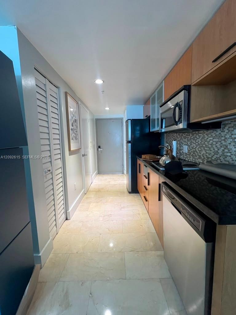 1750 N Bayshore Dr # 4608