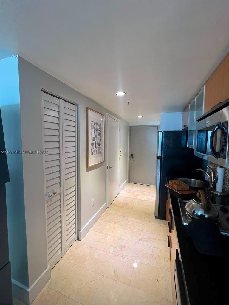 1750 N Bayshore Dr # 4608