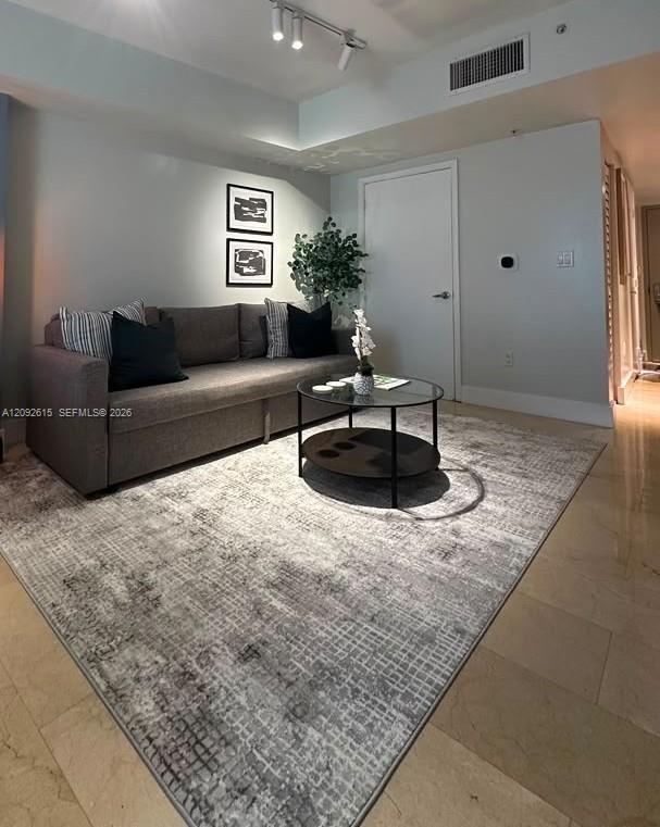 1750 N Bayshore Dr # 4608