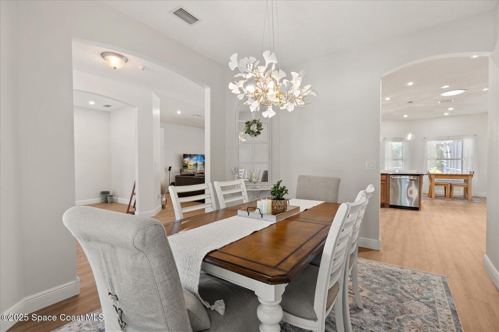 5685 Curtis Boulevard