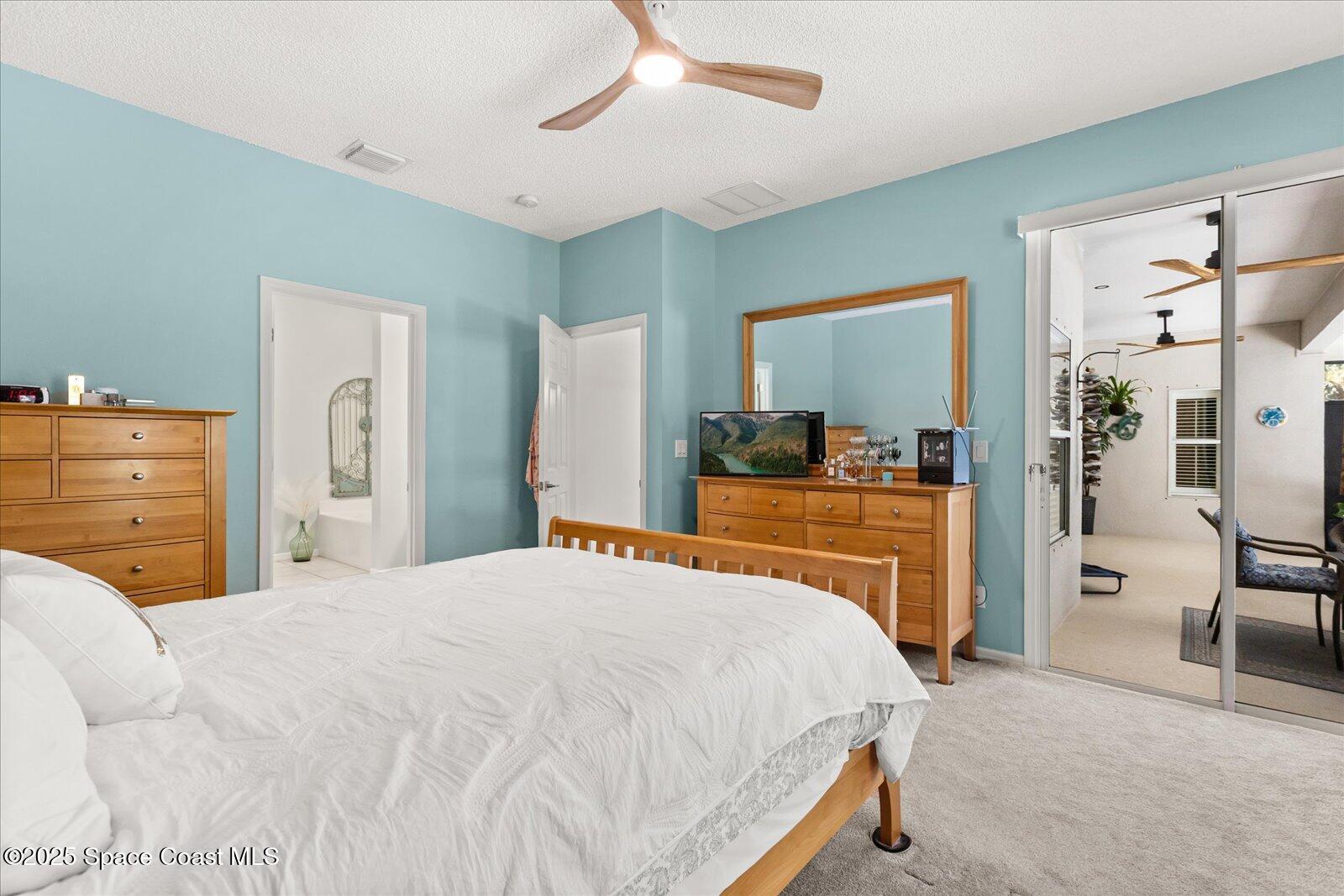 5685 Curtis Boulevard