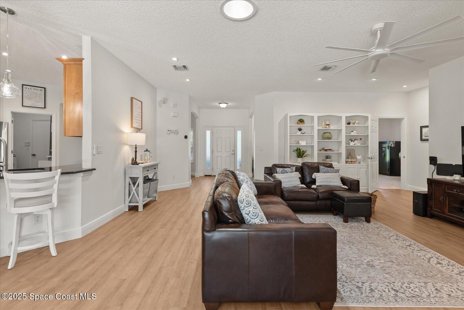 5685 Curtis Boulevard