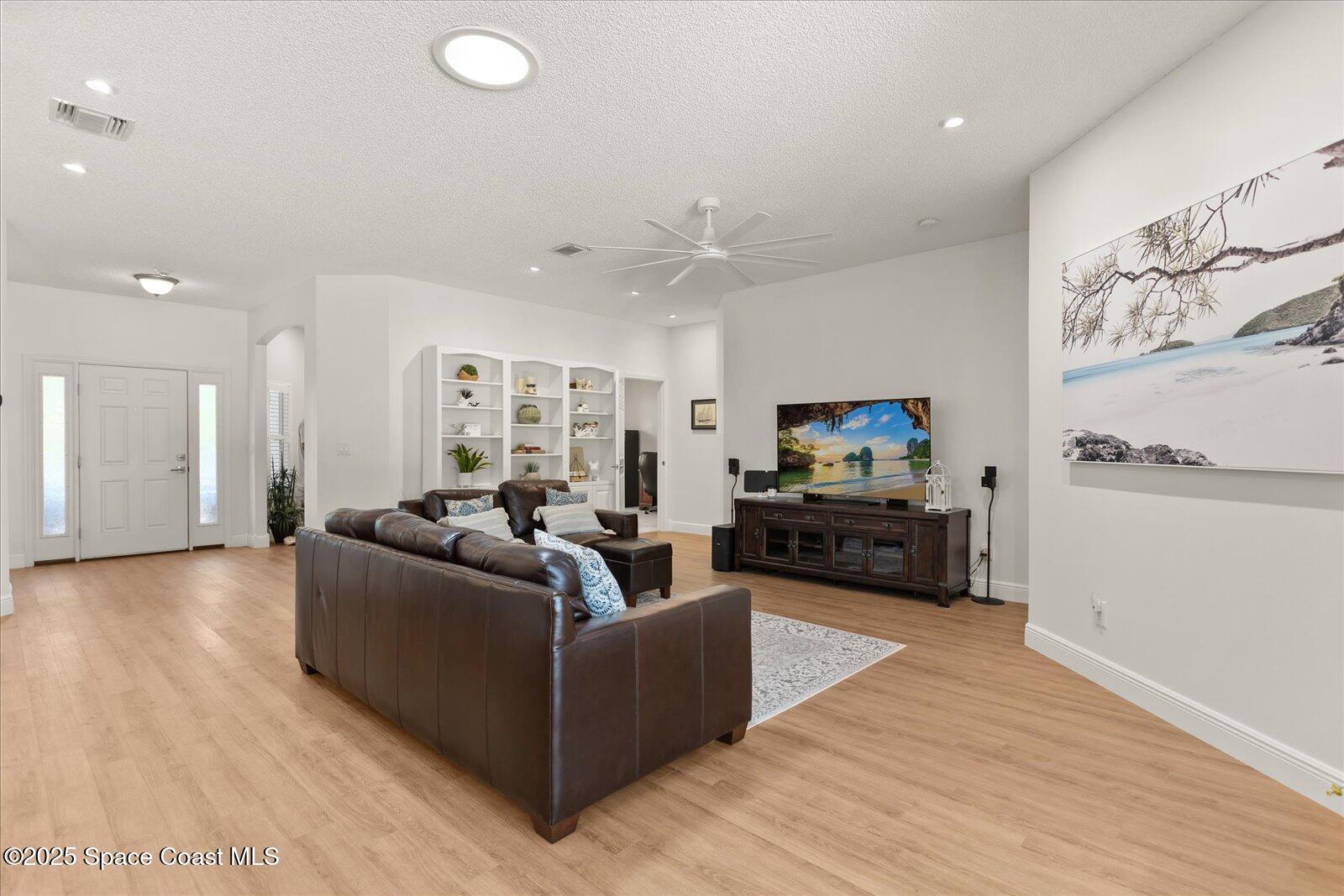 5685 Curtis Boulevard