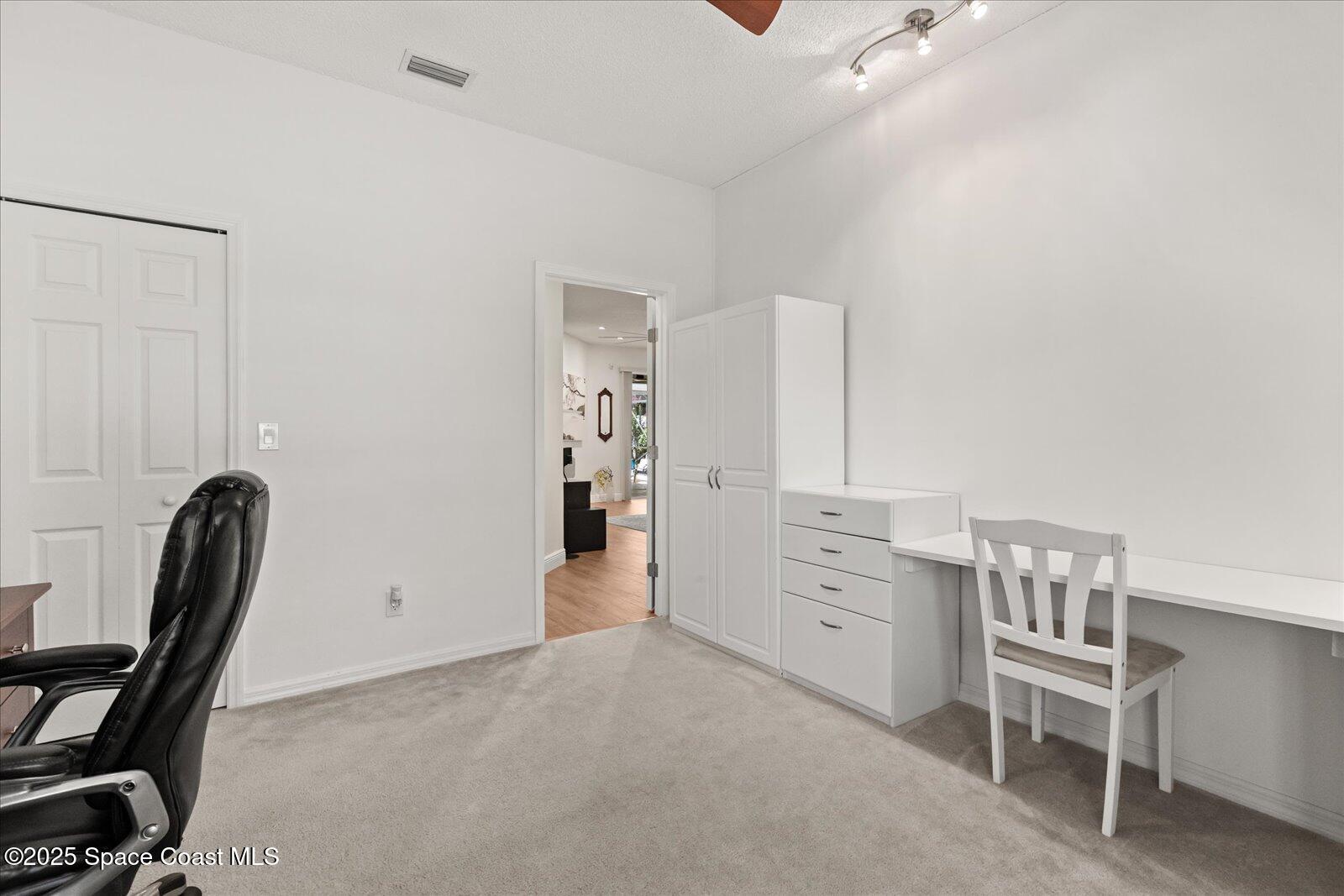 5685 Curtis Boulevard