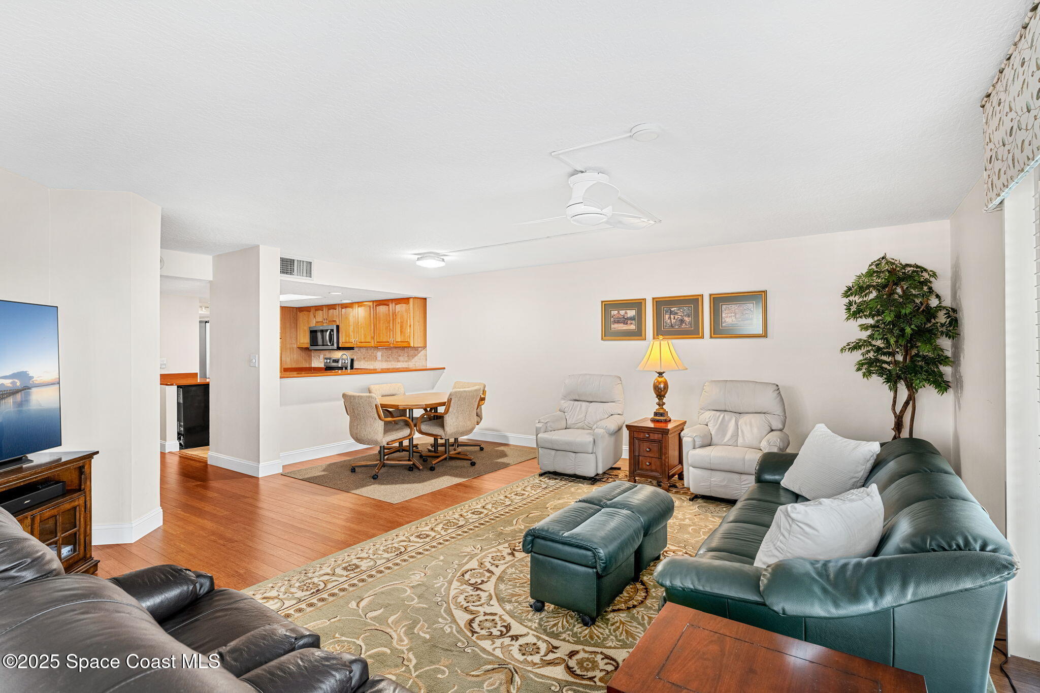 3220 River Villa Way, 115
