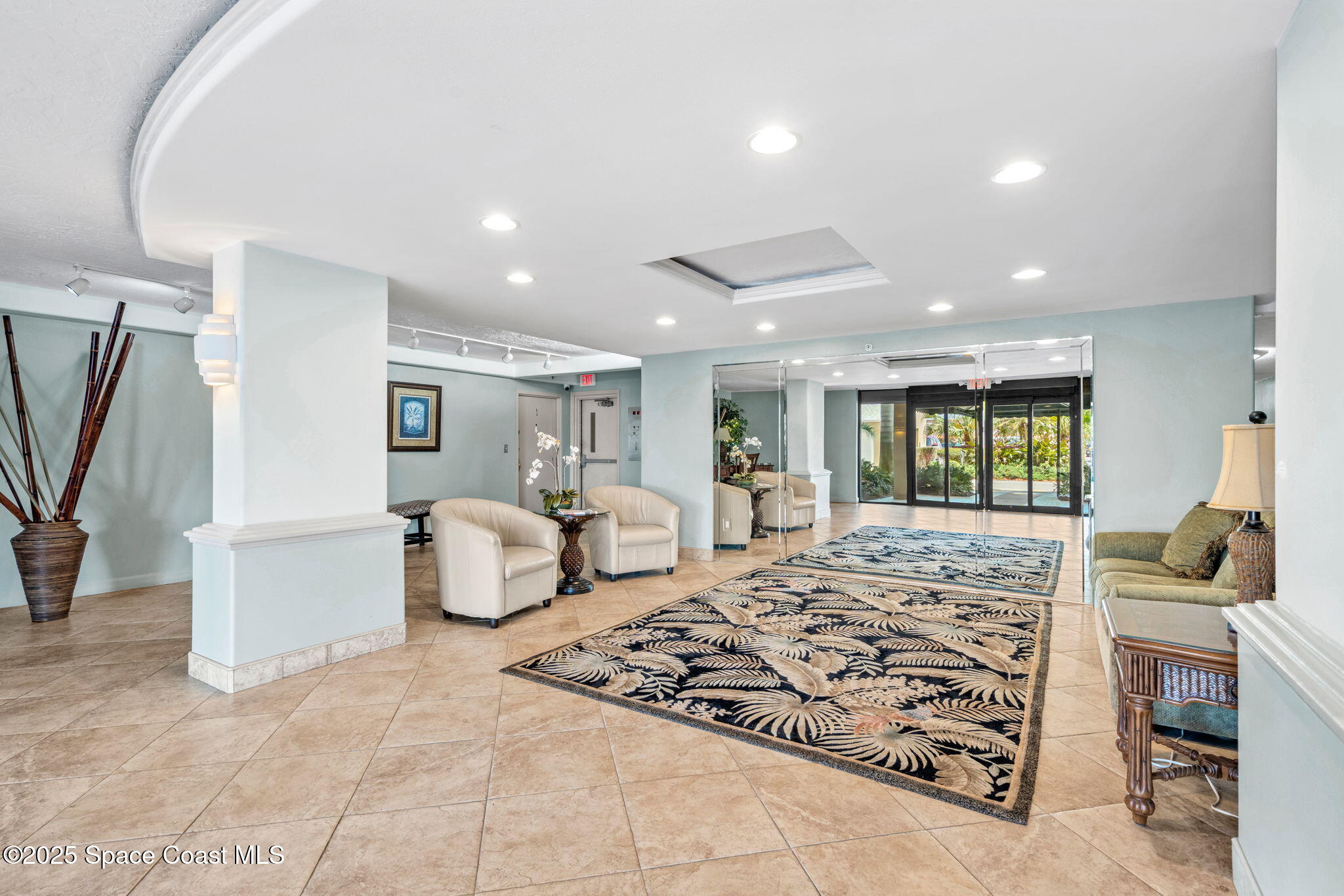 877 N Highway A1a, 1106