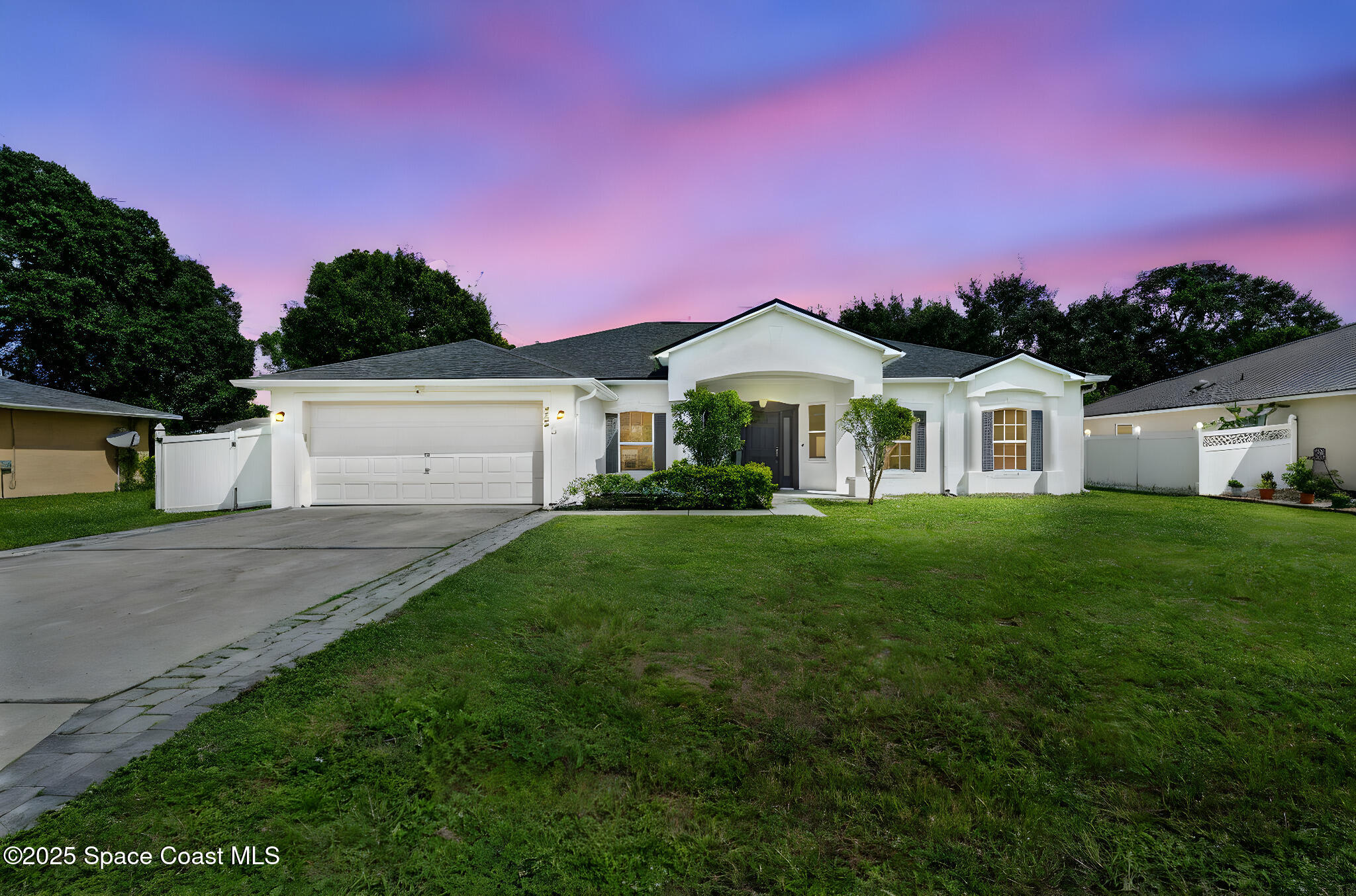 459 Calamondin Avenue NW