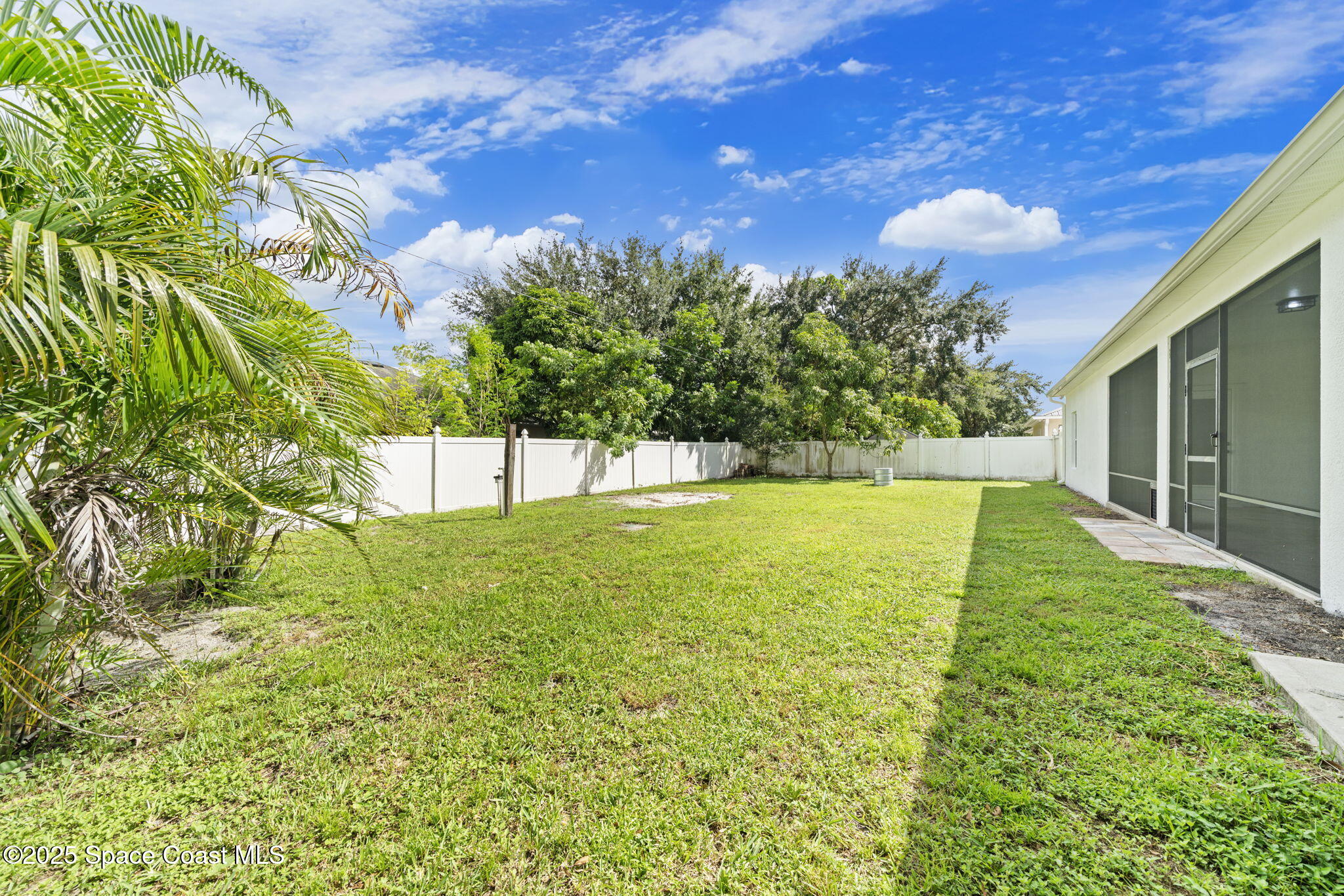 459 Calamondin Avenue NW