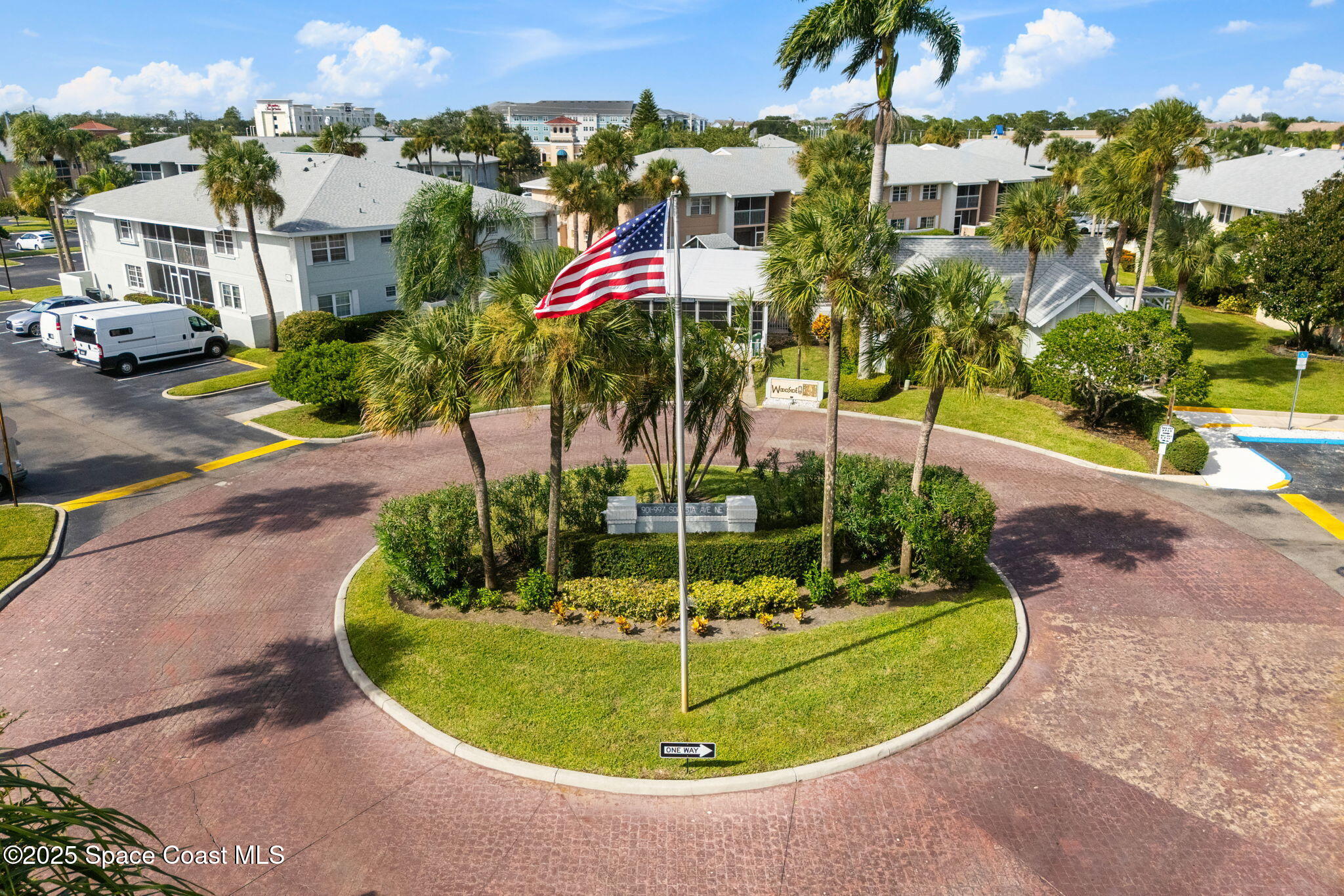 945 Sonesta Avenue NE, 105